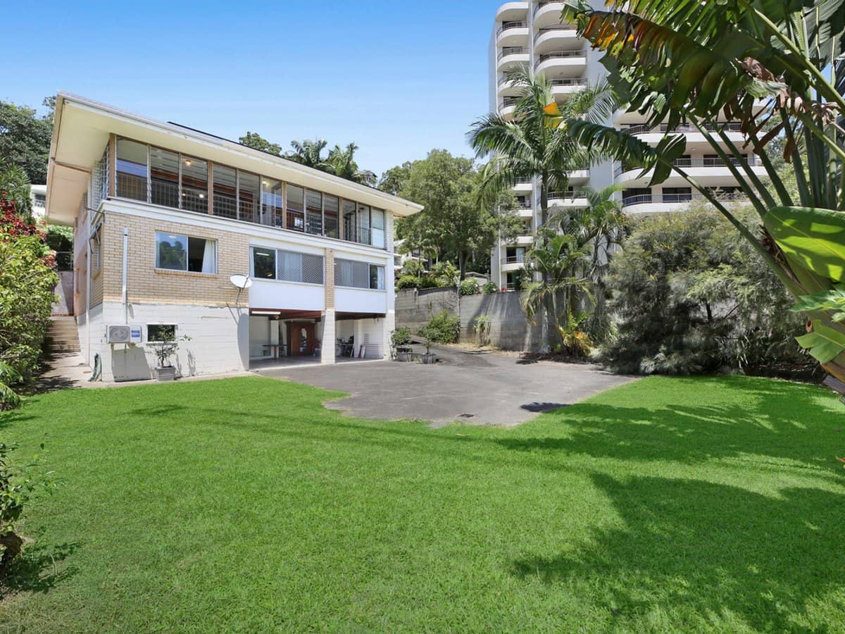 23 Hill Avenue, BURLEIGH HEADS - Thumbnail 15