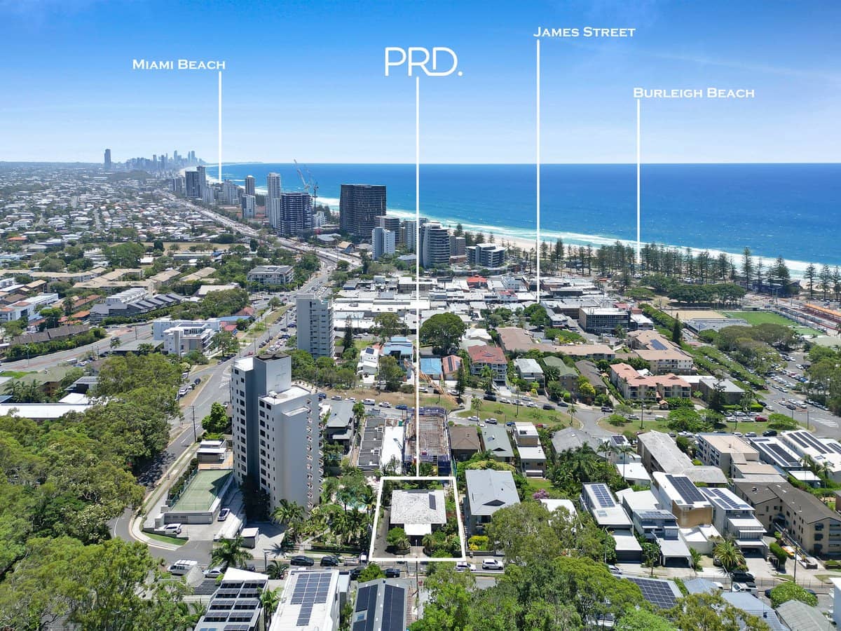 23 Hill Avenue, BURLEIGH HEADS - Thumbnail 24