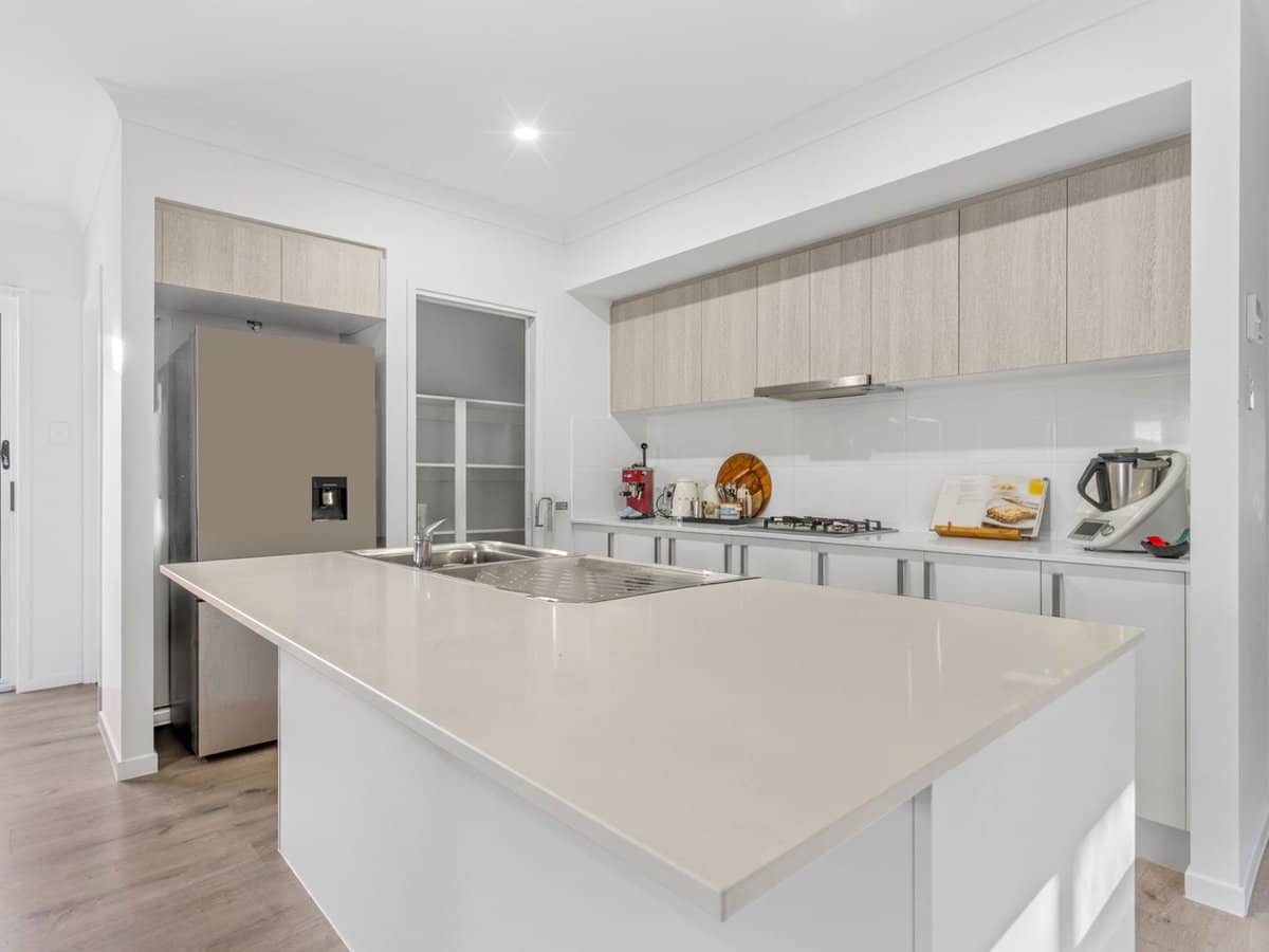 15 Byfield Place, YARRABILBA - Thumbnail 2