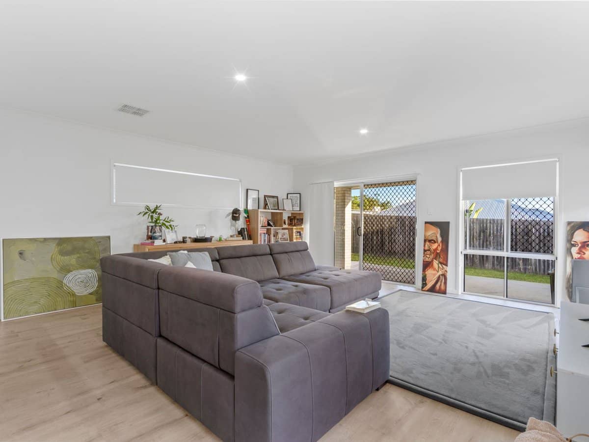 15 Byfield Place, YARRABILBA - Thumbnail 3