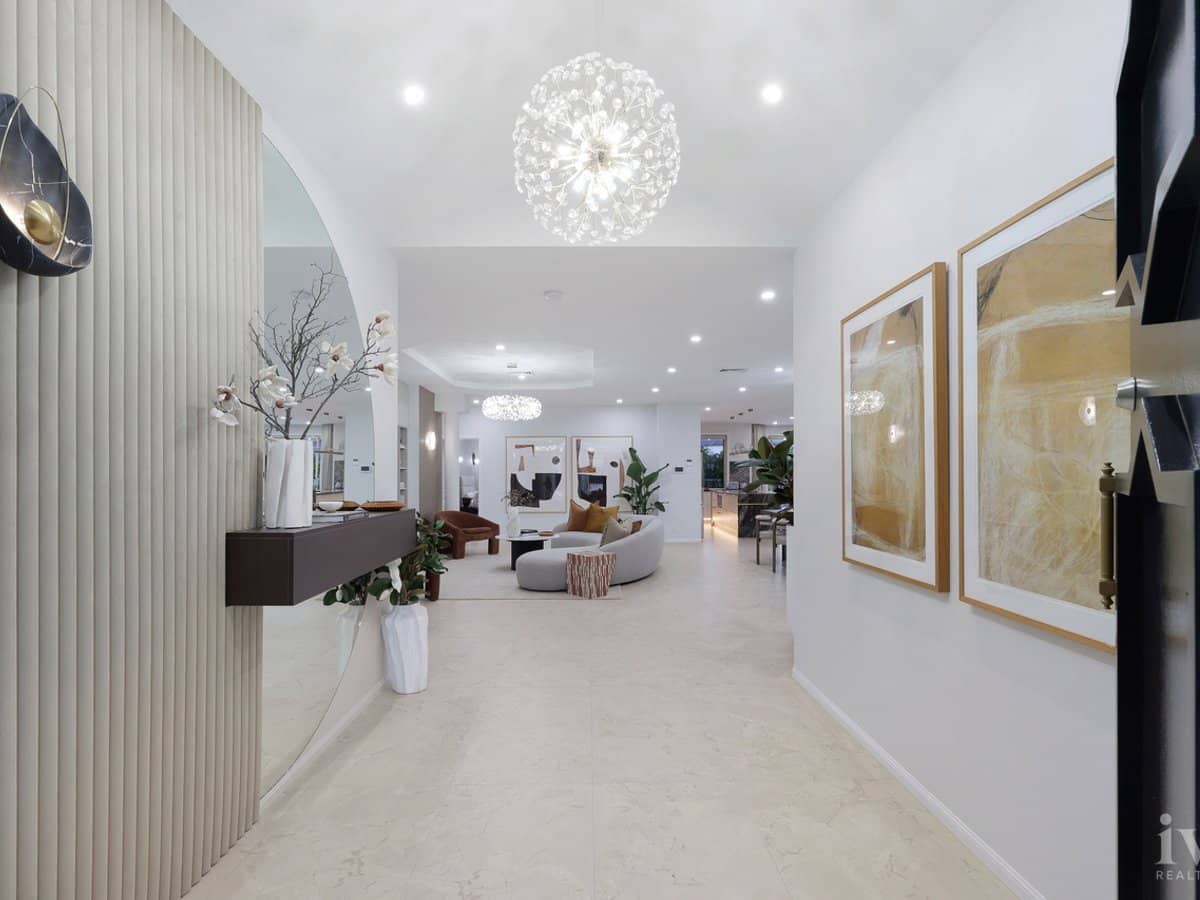 94 Edinburgh Road, Benowa - Thumbnail 4