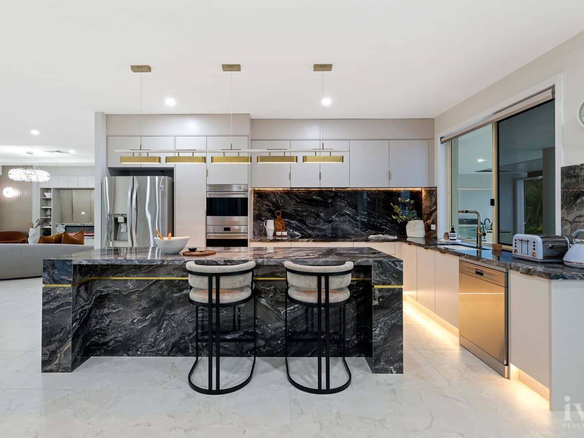 94 Edinburgh Road, Benowa - Thumbnail 9