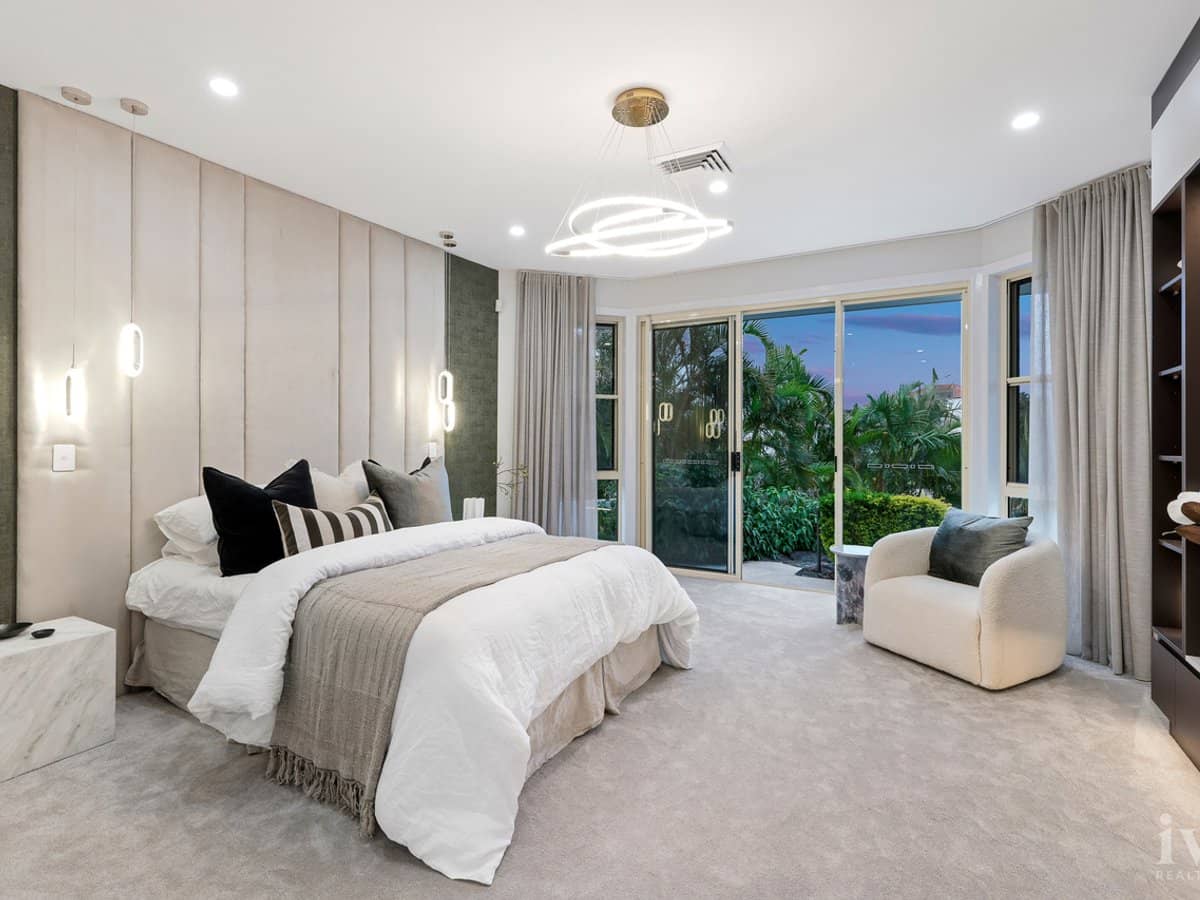 94 Edinburgh Road, Benowa - Thumbnail 17