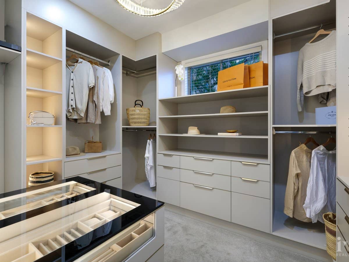 94 Edinburgh Road, Benowa - Thumbnail 19