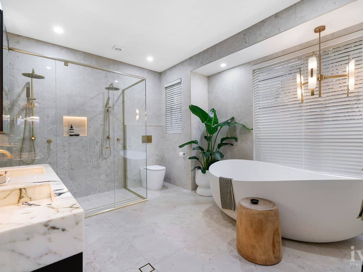 94 Edinburgh Road, Benowa - Thumbnail 20