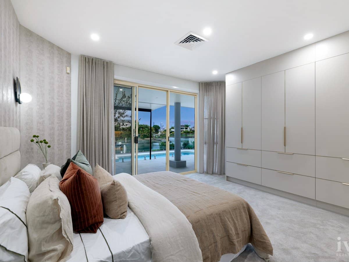 94 Edinburgh Road, Benowa - Thumbnail 21