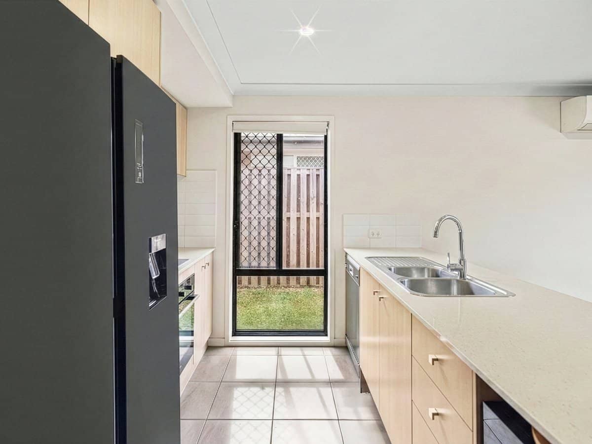 37 Vargon Circuit, HOLMVIEW - Thumbnail 2