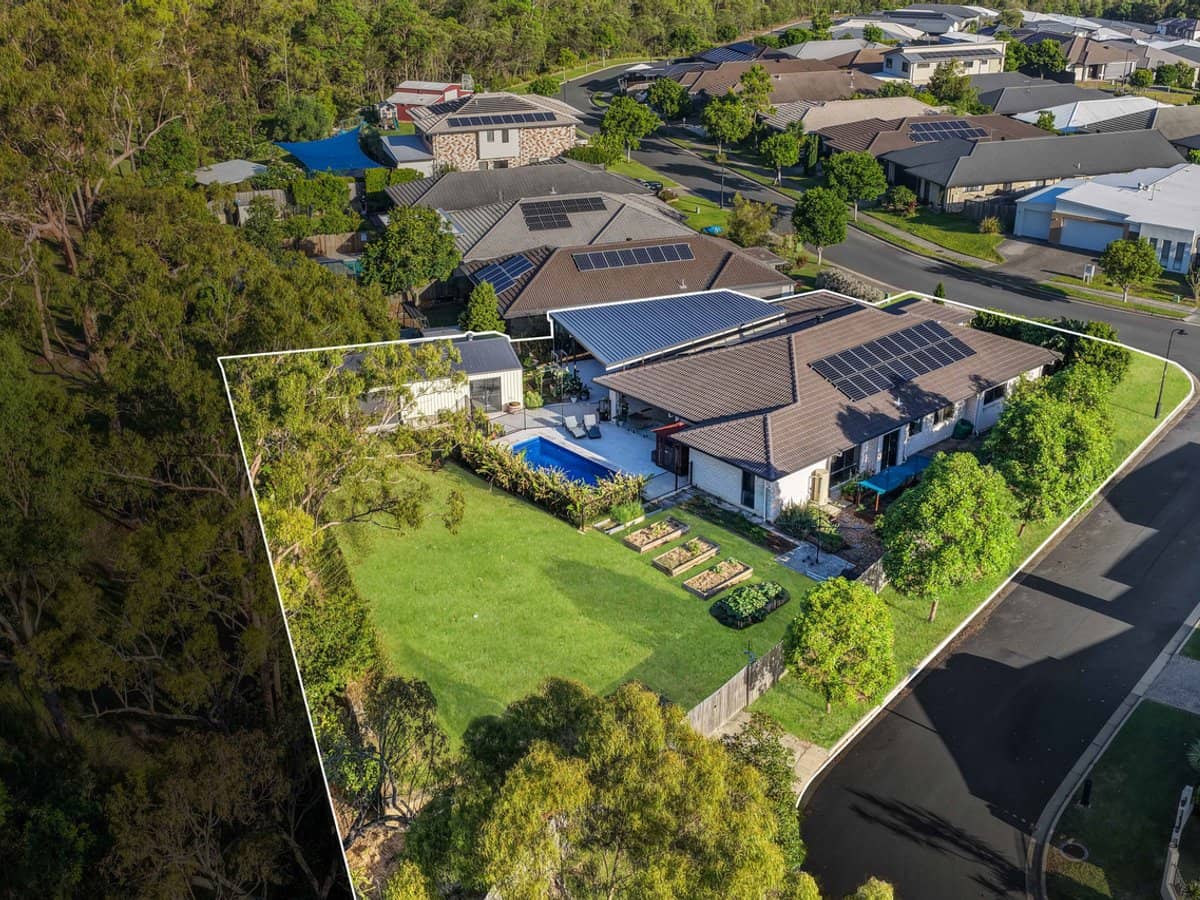 56 Burnett Drive, HOLMVIEW - Thumbnail 1