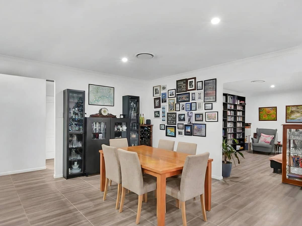 56 Burnett Drive, HOLMVIEW - Thumbnail 6