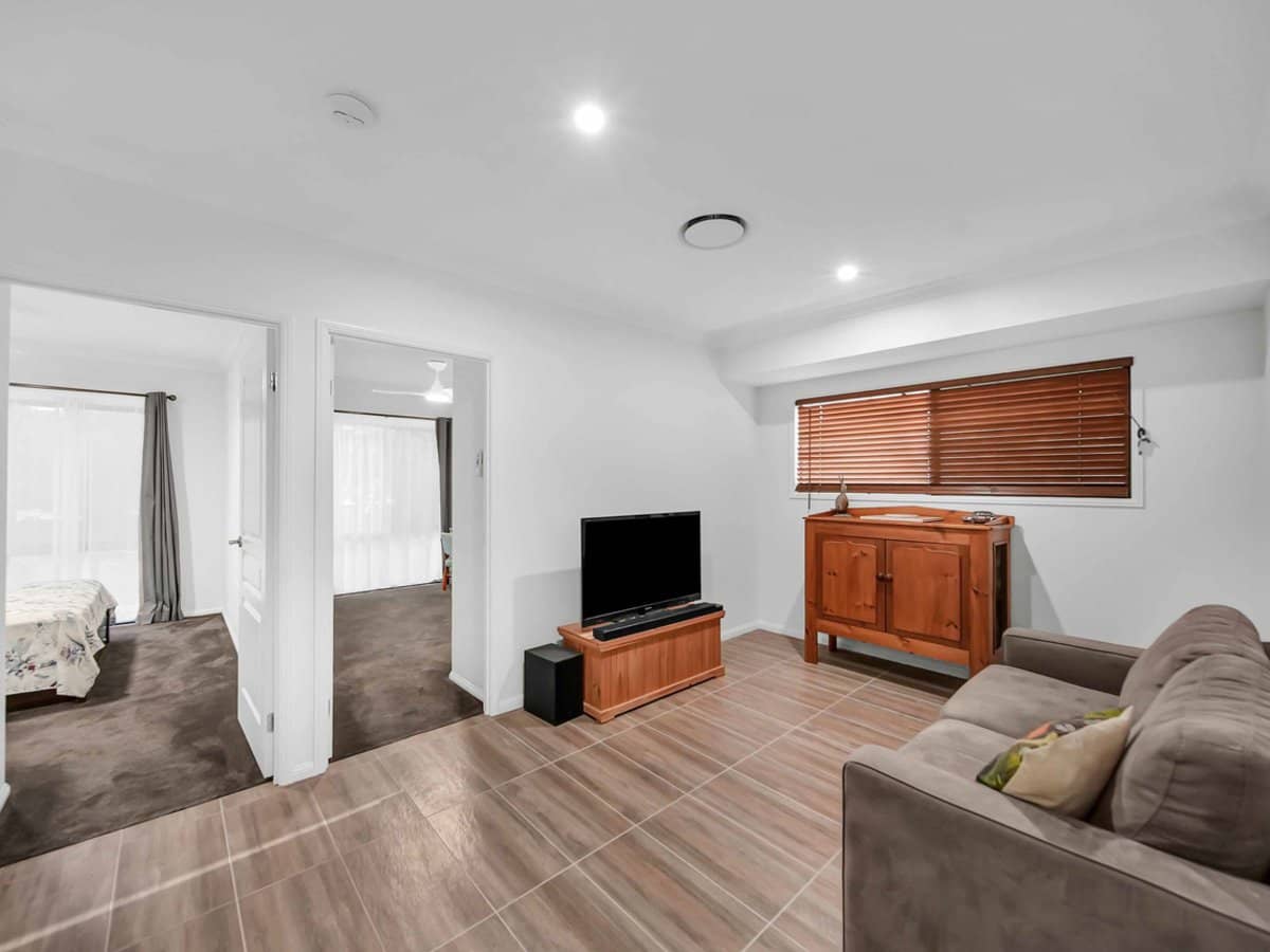 56 Burnett Drive, HOLMVIEW - Thumbnail 10