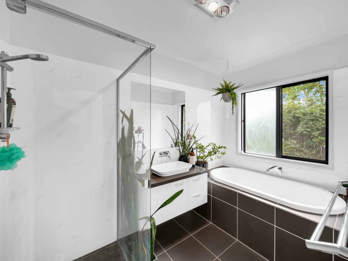 56 Burnett Drive, HOLMVIEW - Thumbnail 18