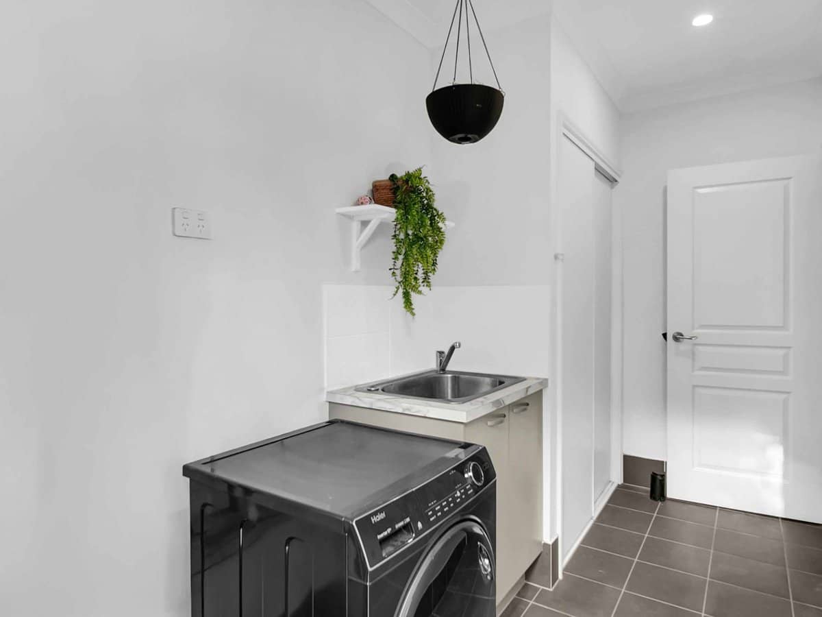 56 Burnett Drive, HOLMVIEW - Thumbnail 20