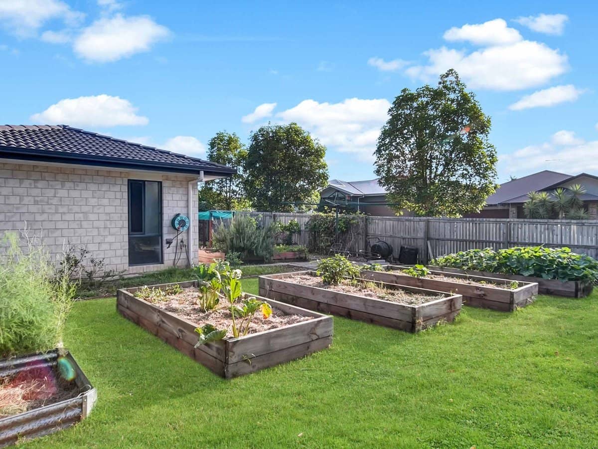 56 Burnett Drive, HOLMVIEW - Thumbnail 31