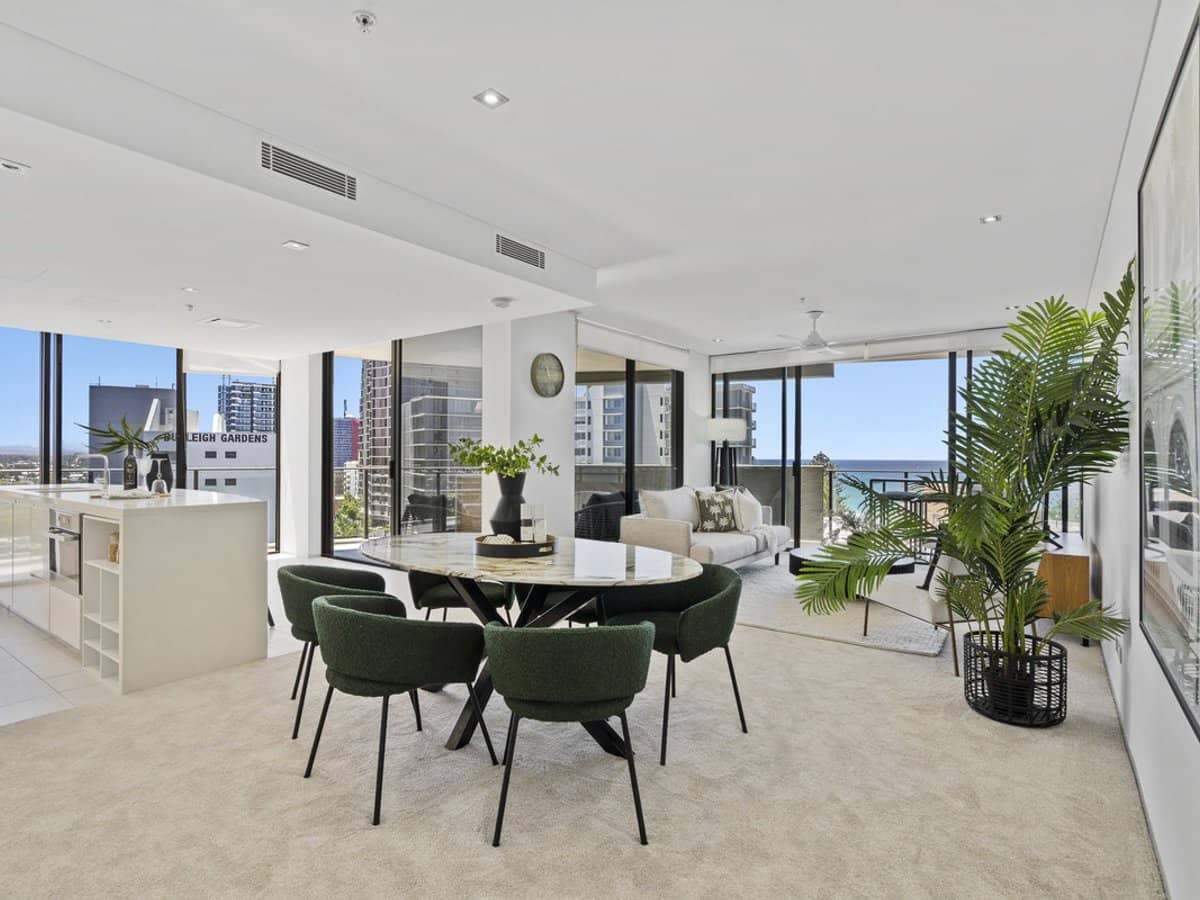 2-14 The Esplanade, Burleigh Heads - Thumbnail 3