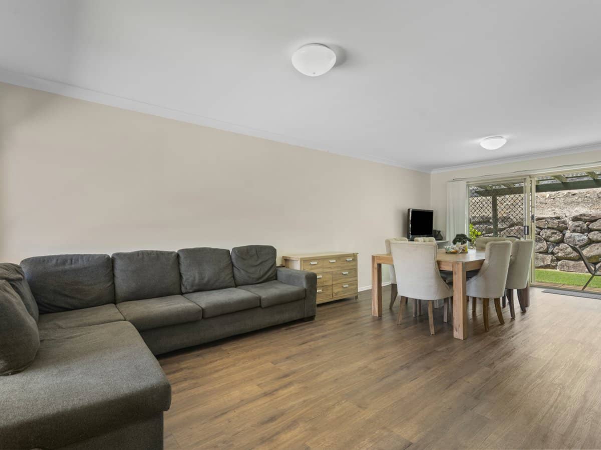 38 Murev Way, CARRARA - Thumbnail 2