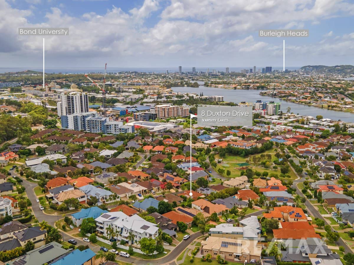 8 Duxton Drive, VARSITY LAKES - Thumbnail 1
