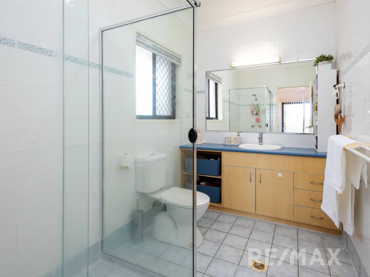 8 Duxton Drive, VARSITY LAKES - Thumbnail 11