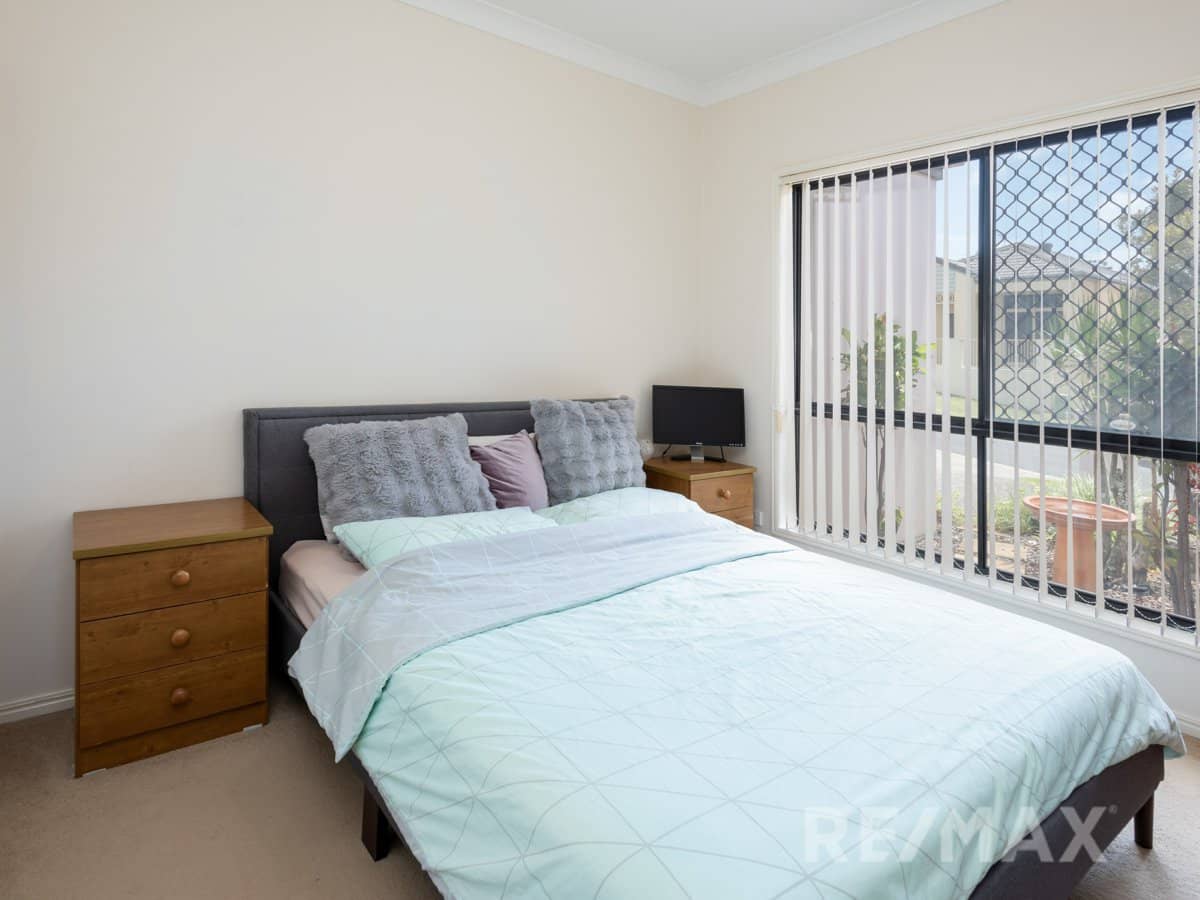 8 Duxton Drive, VARSITY LAKES - Thumbnail 13