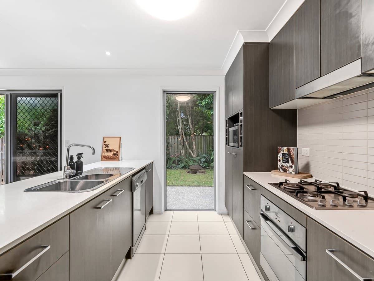 1 Belongil Street, PACIFIC PINES - Thumbnail 6