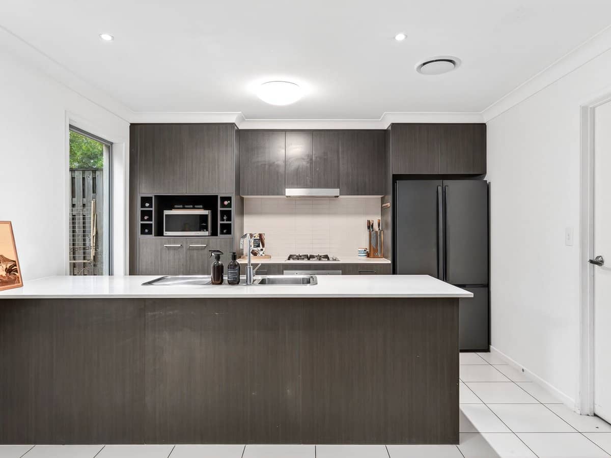 1 Belongil Street, PACIFIC PINES - Thumbnail 7