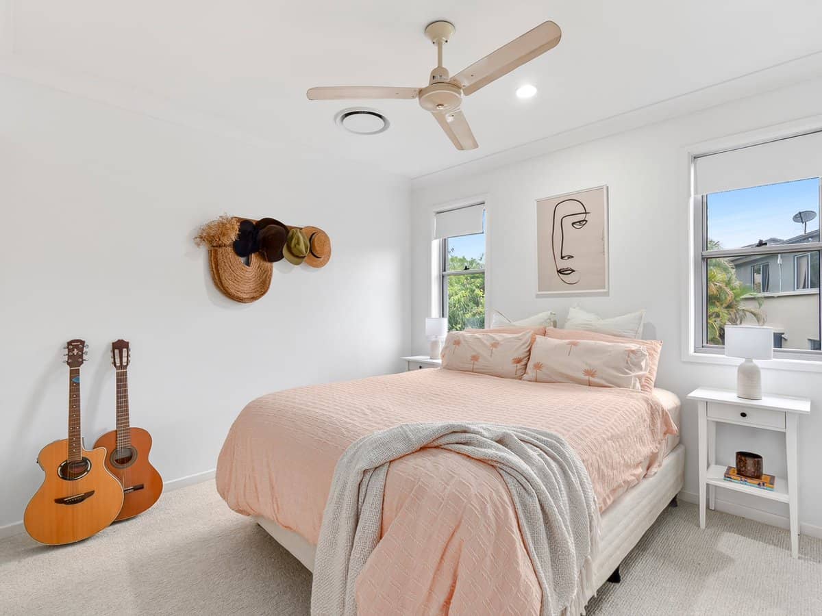 1 Belongil Street, PACIFIC PINES - Thumbnail 8