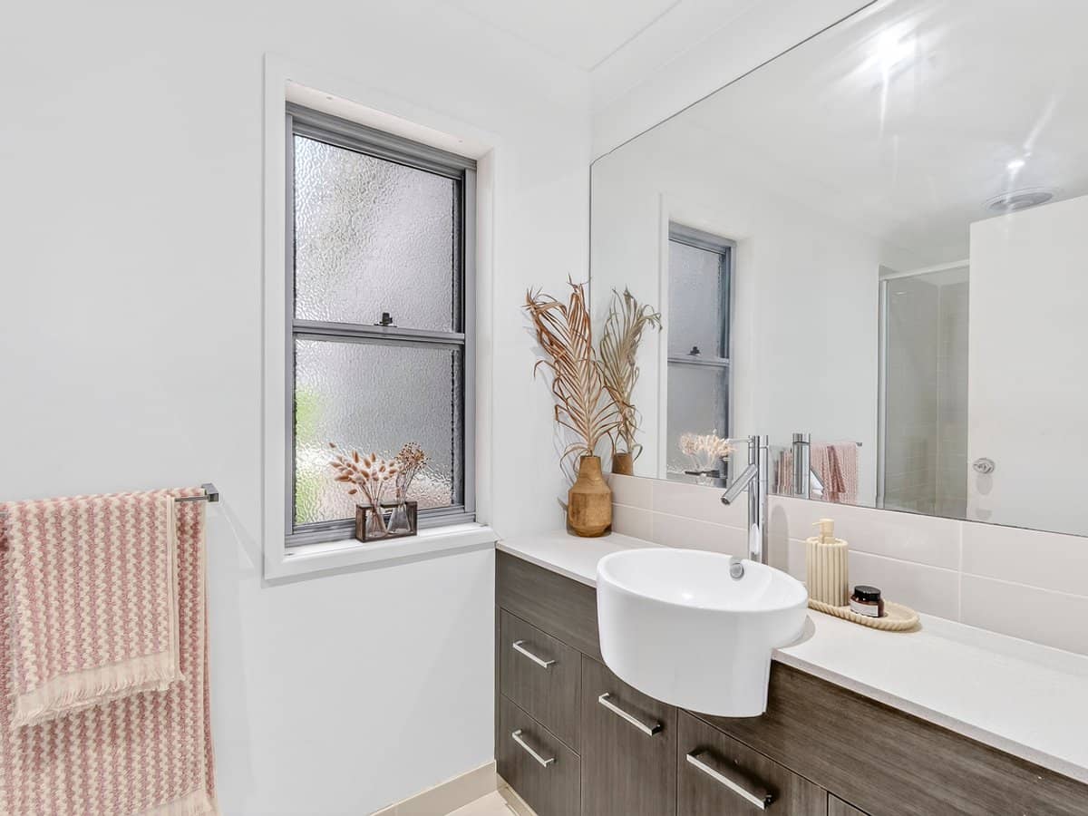 1 Belongil Street, PACIFIC PINES - Thumbnail 12