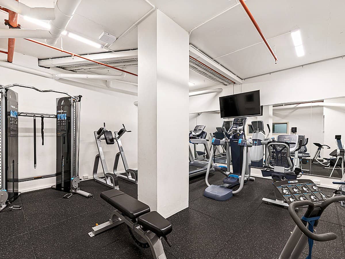 8B/1 Albert Avenue, BROADBEACH - Thumbnail 29