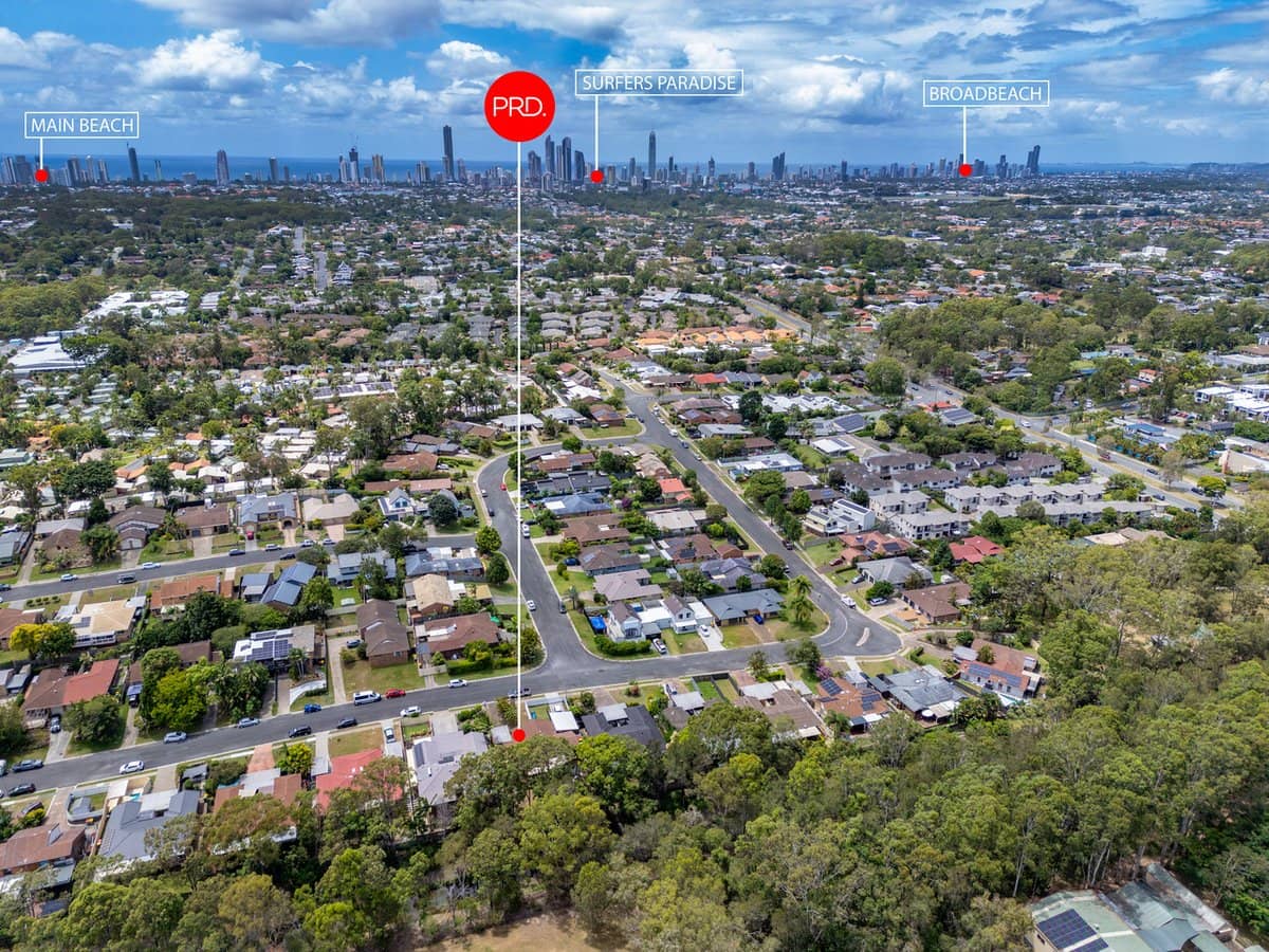 49 Corunna Crescent, ASHMORE - Thumbnail 3