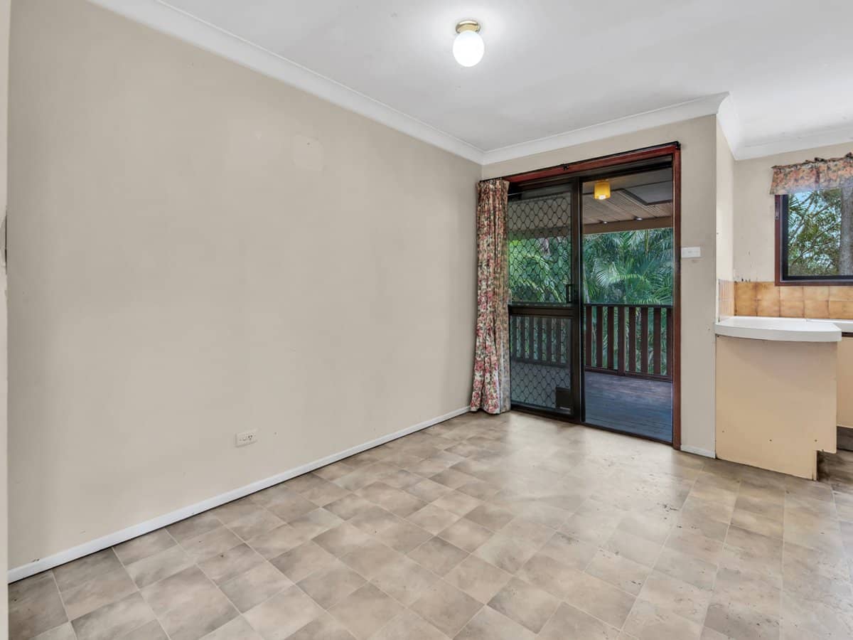 49 Corunna Crescent, ASHMORE - Thumbnail 11
