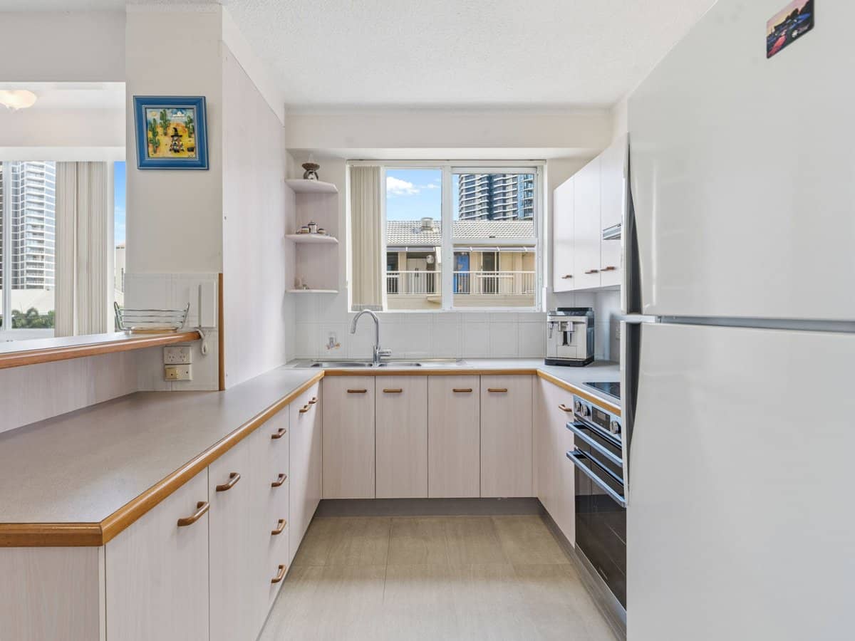 15 Pacific Street, Main Beach - Thumbnail 4