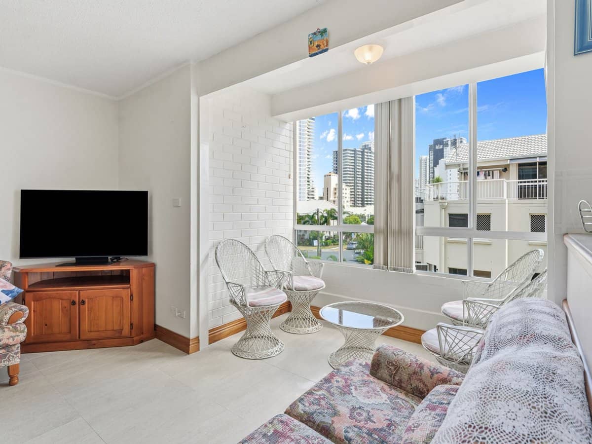 15 Pacific Street, Main Beach - Thumbnail 5