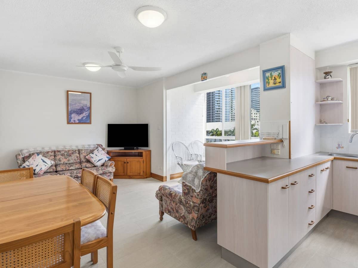 15 Pacific Street, Main Beach - Thumbnail 6