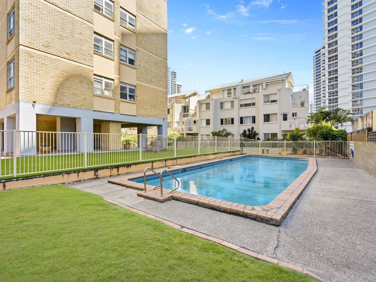 15 Pacific Street, Main Beach - Thumbnail 12