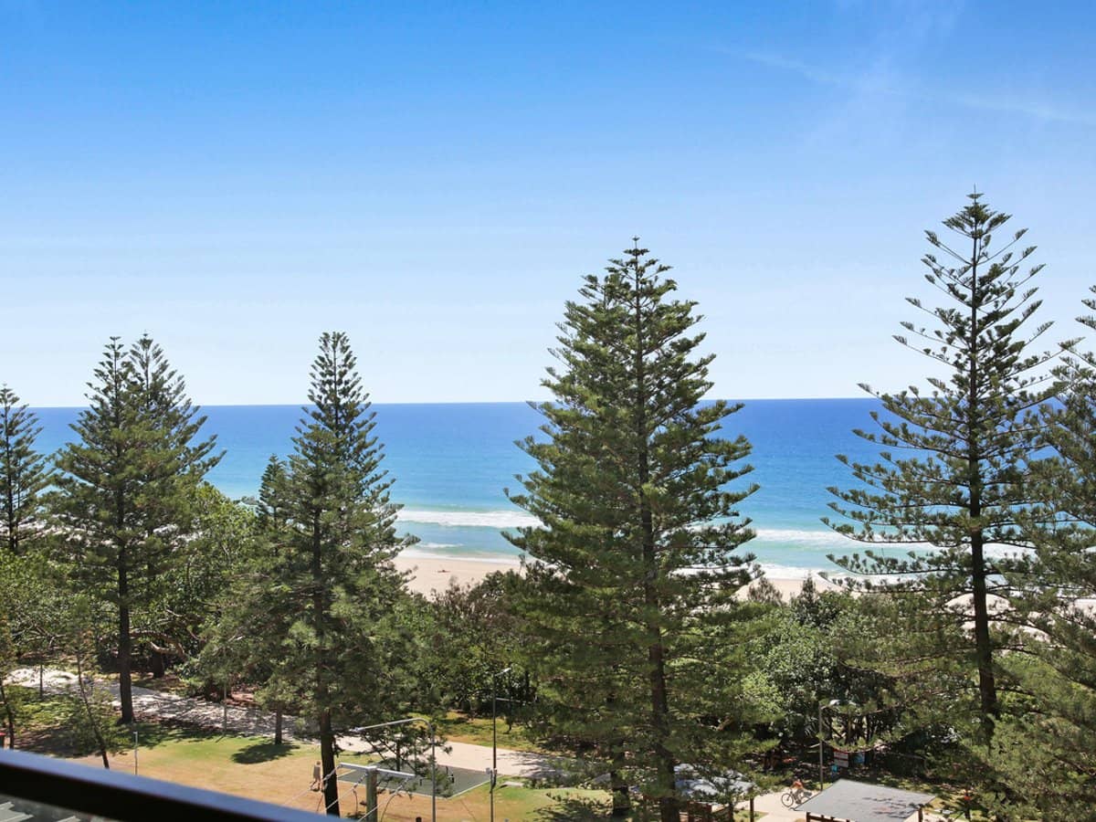 4 First Avenue, Burleigh Heads - Thumbnail 12