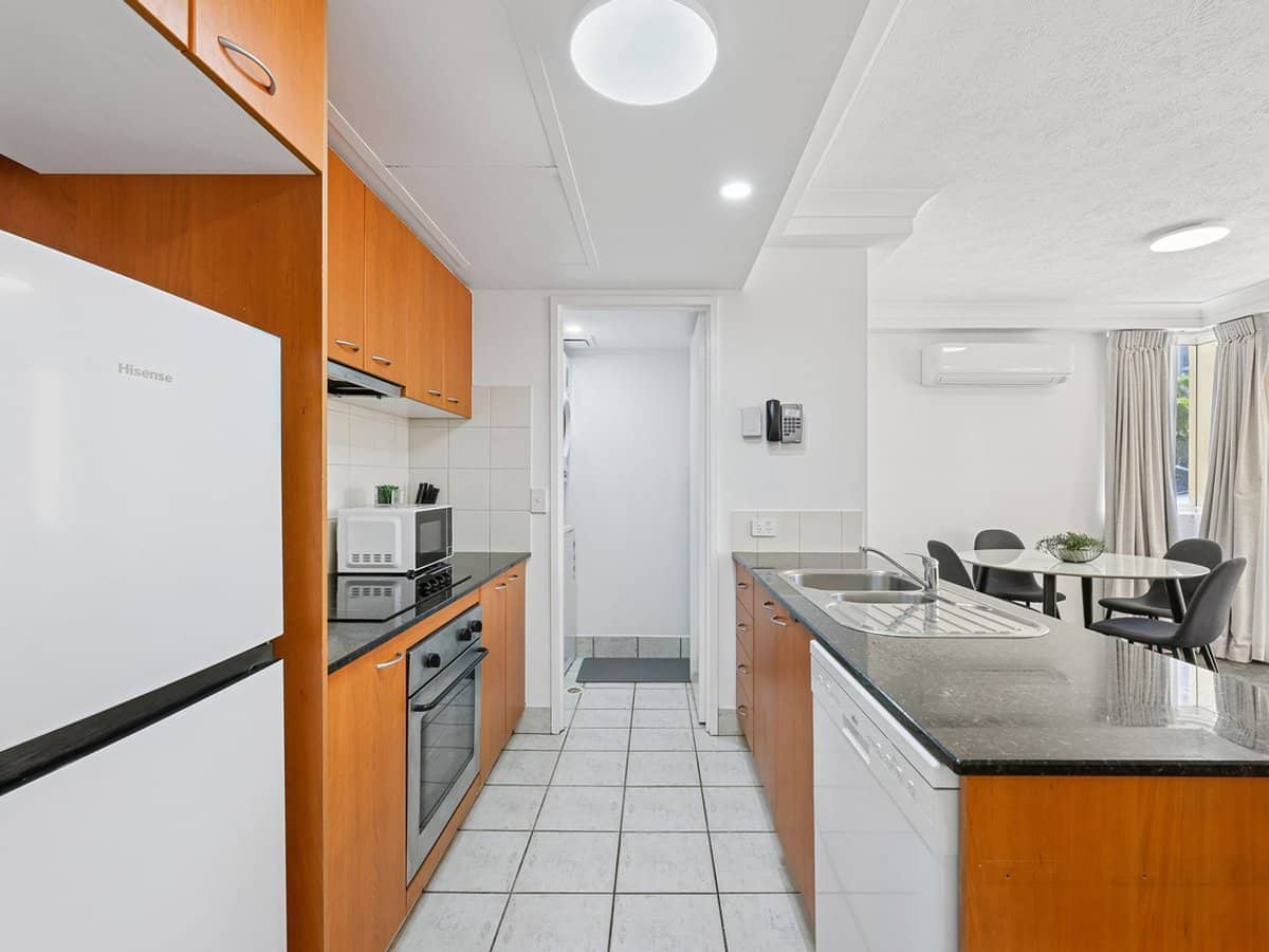 2988 Surfers Paradise Boulevard, Surfers Paradise - Thumbnail 3