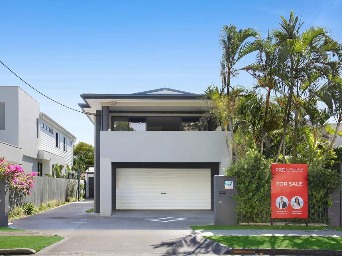 16 Sunshine Parade, MIAMI - Thumbnail 1