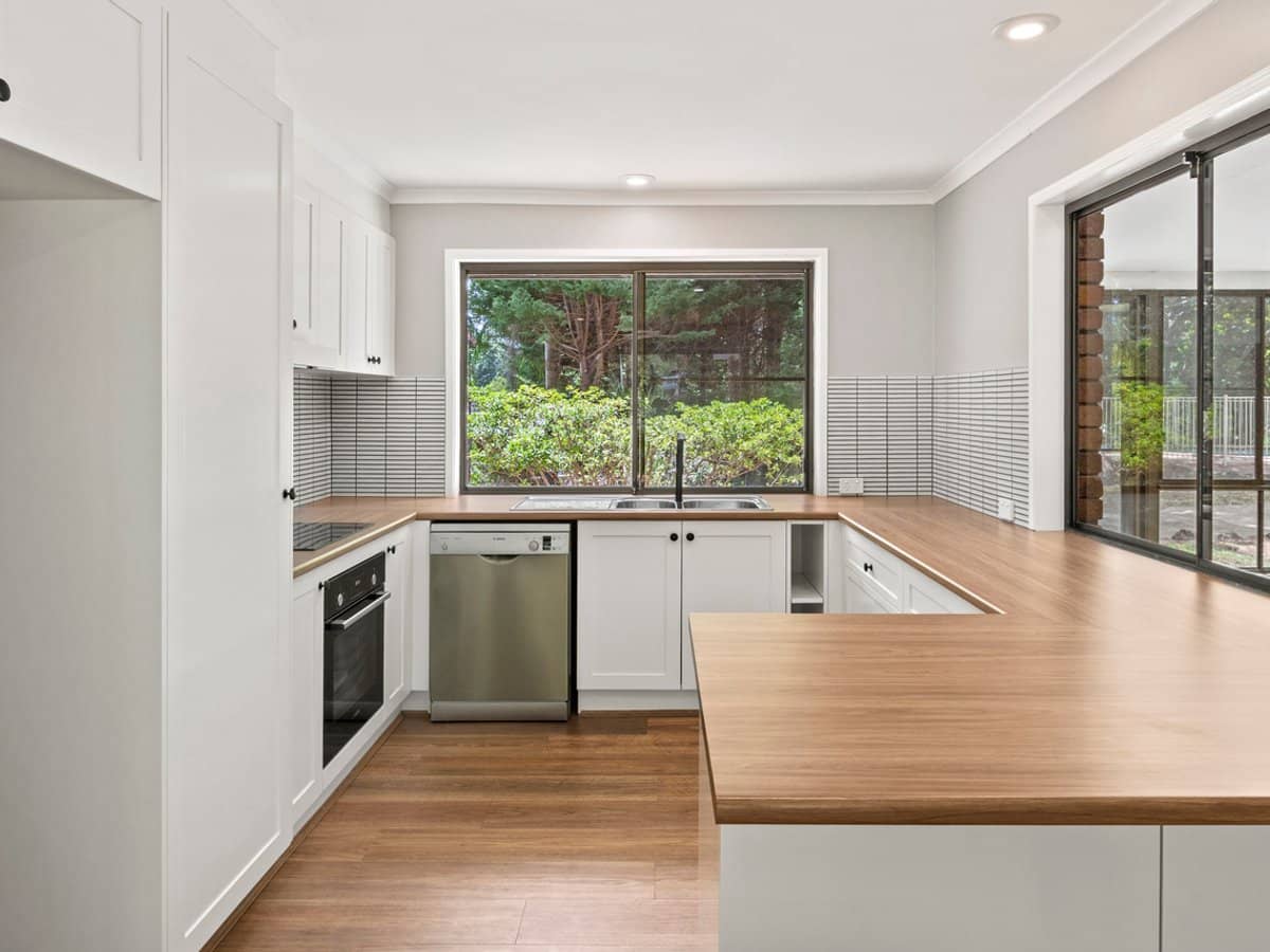 9-11 Manika Court, TAMBORINE MOUNTAIN - Thumbnail 2