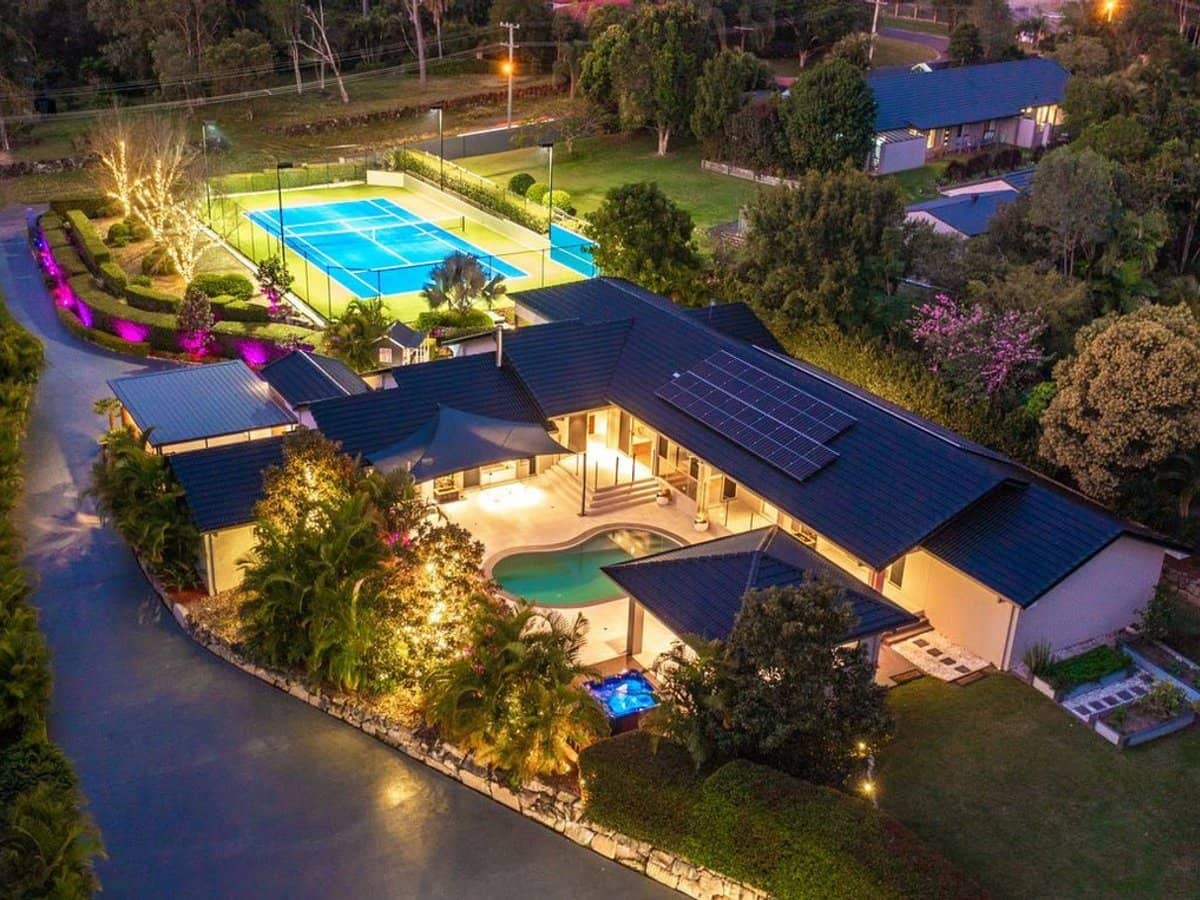 4 Riverdowns Crescent, HELENSVALE - Thumbnail 2