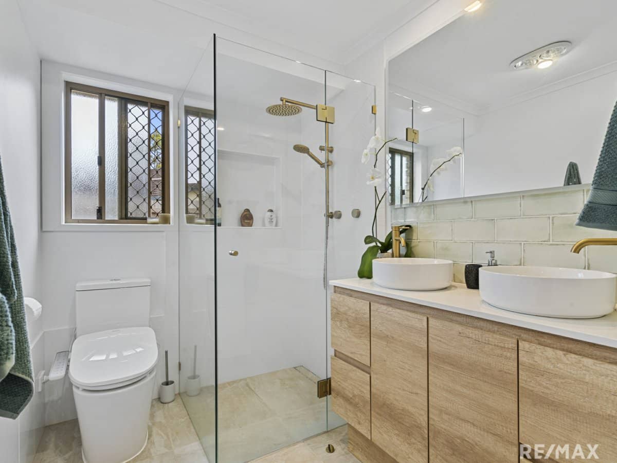 16 Burke Crescent, MUDGEERABA - Thumbnail 9