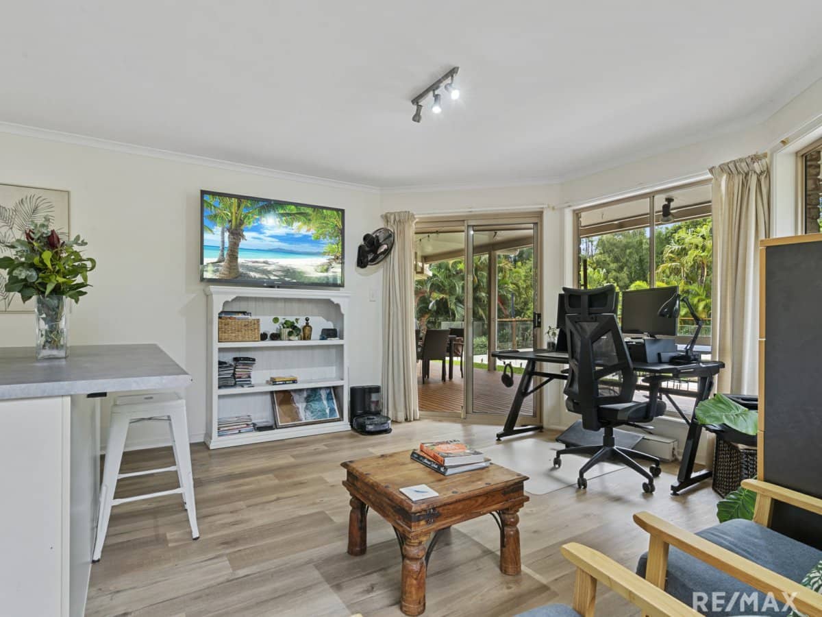 16 Burke Crescent, MUDGEERABA - Thumbnail 11