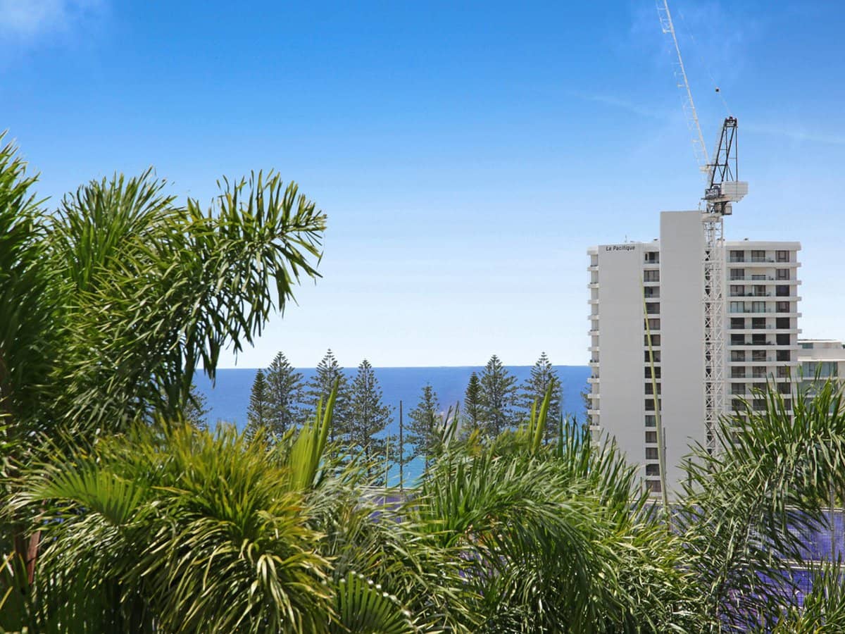 29 Hill Avenue, Burleigh Heads - Thumbnail 2