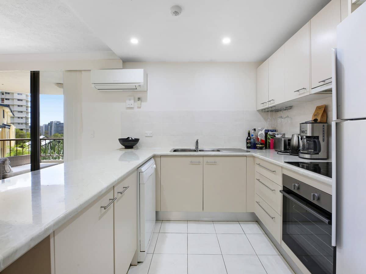 29 Hill Avenue, Burleigh Heads - Thumbnail 4