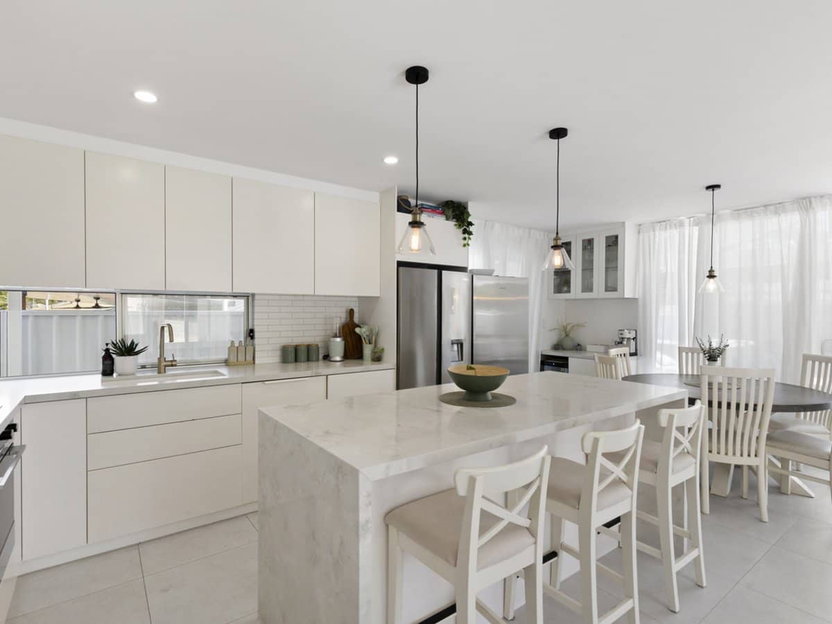 20 Sturt Street, MOLENDINAR - Thumbnail 1