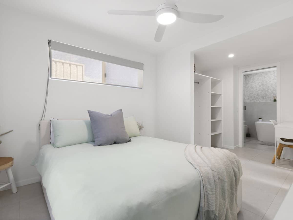 20 Sturt Street, MOLENDINAR - Thumbnail 4