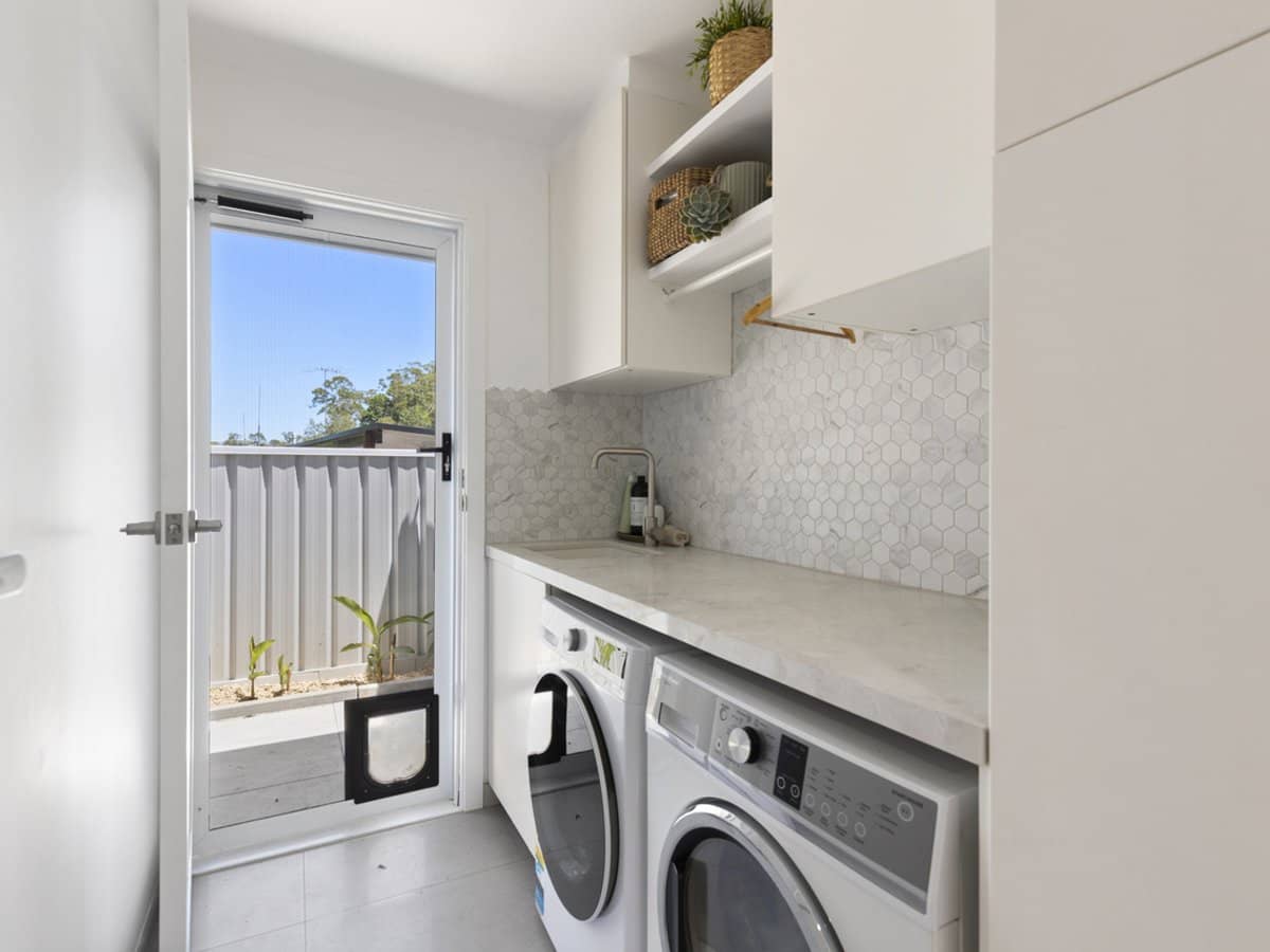 20 Sturt Street, MOLENDINAR - Thumbnail 18