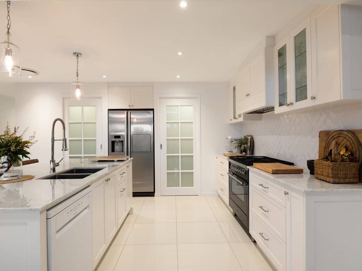 5 Alvarado Court, BROADBEACH WATERS - Thumbnail 7