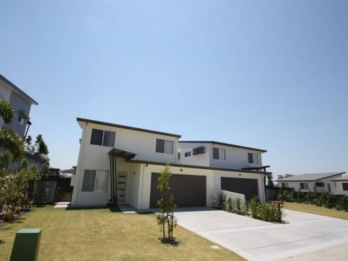 19 Gumtree Crescent, UPPER COOMERA - Thumbnail 1