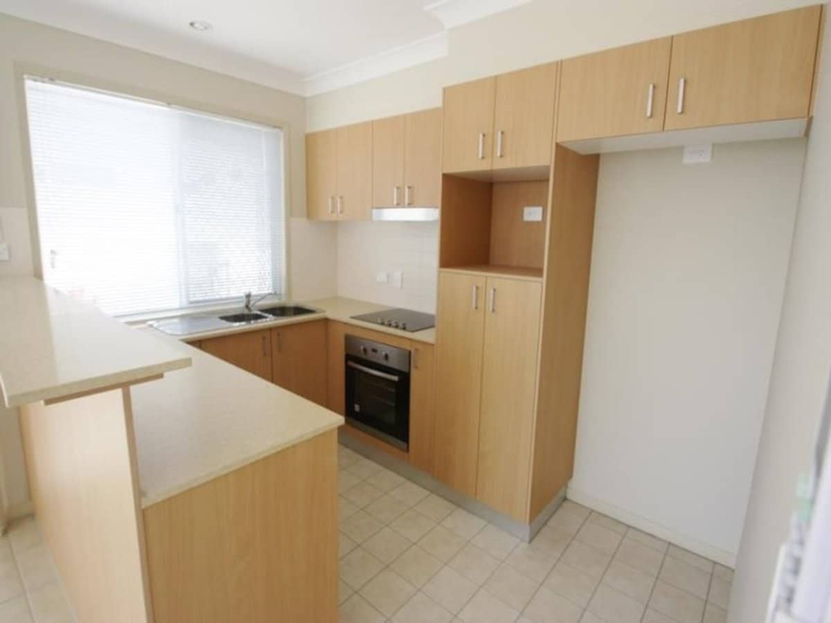 19 Gumtree Crescent, UPPER COOMERA - Thumbnail 2