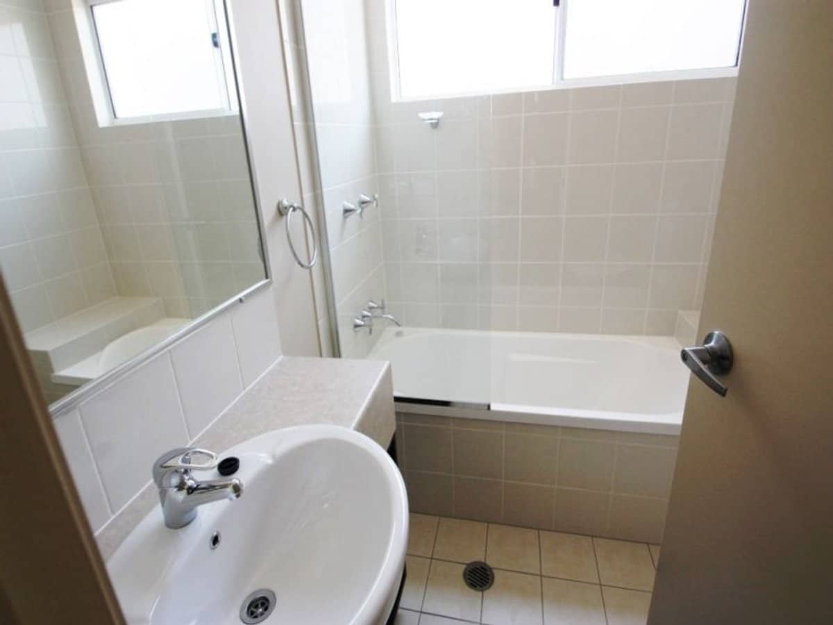 19 Gumtree Crescent, UPPER COOMERA - Thumbnail 8