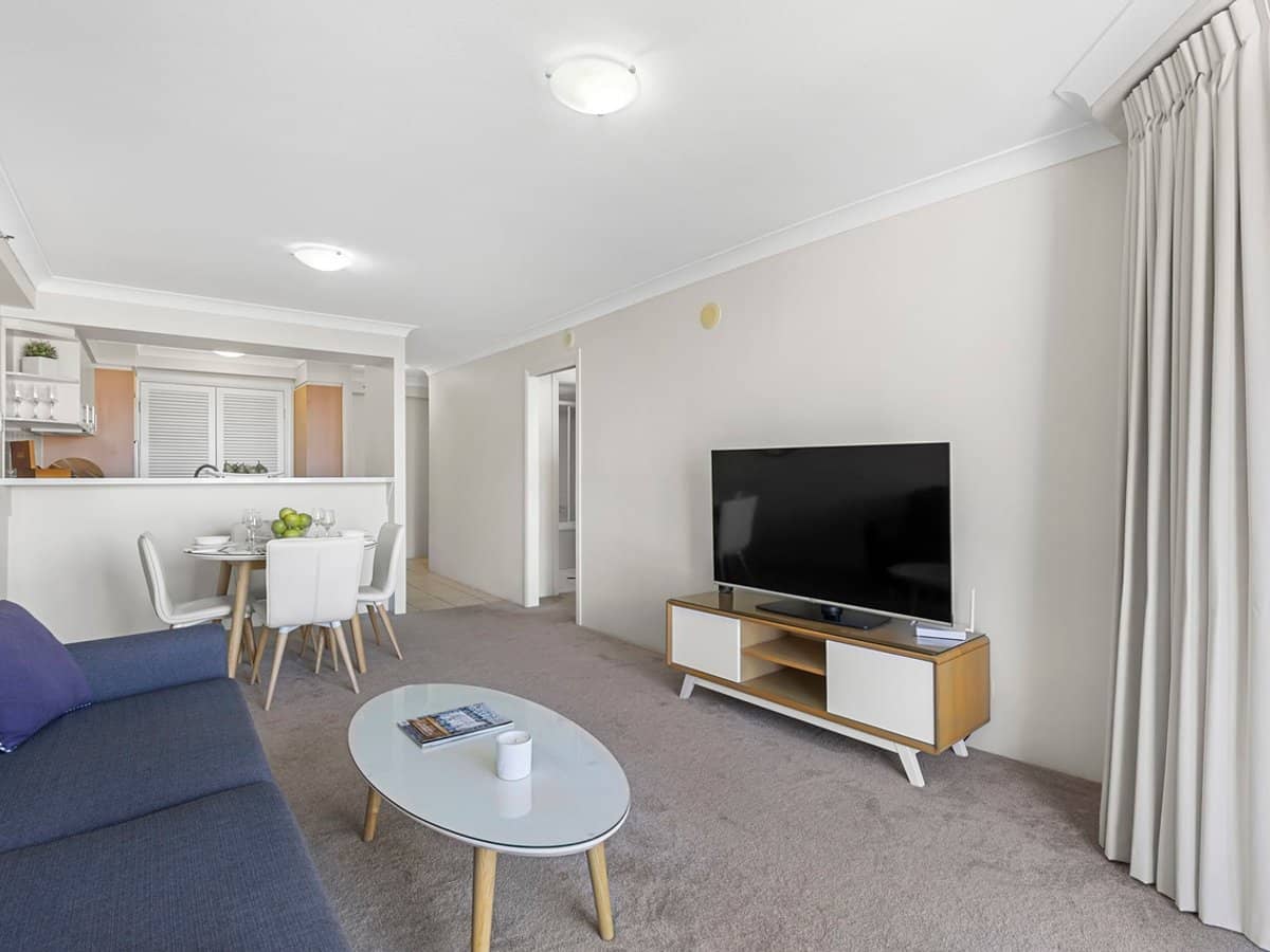 2633 Gold Coast Highway, BROADBEACH - Thumbnail 2